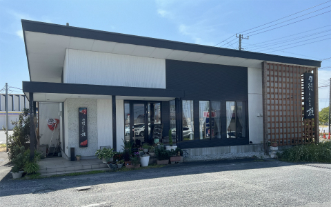 千葉県木更津市清見台南5丁目あるステーキ、ハンバーグの「ステーキハウス桂 木更津店」店舗外観