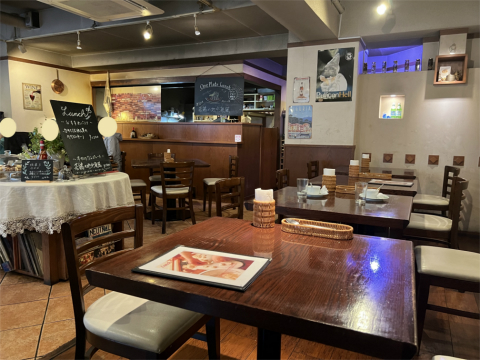 神奈川県川崎市多摩区西生田1丁目にあるイタリアンの「Trattoria Sol Levante トラットリア ソル レヴァンテ」店内