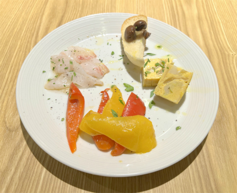 東京都練馬区東大泉5丁目にあるイタリアンのお店「スパゲッティ専門店 とすかーな 大泉学園前店」本日のコースの本日の前菜4種盛り合わせ