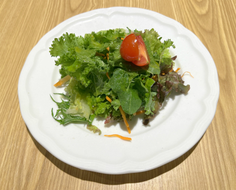 東京都練馬区東大泉5丁目にあるイタリアンのお店「スパゲッティ専門店 とすかーな 大泉学園前店」本日のコースの東京農園ハーブのサラダ