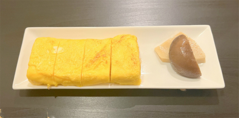 奈川県横浜市中区伊勢佐木町7丁目にあるカフェ「カフェバー ピーナッツ」玉子焼き(プレーン)