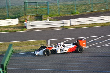 20130413_171805_nikon_1_j1