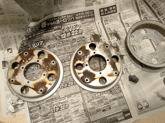 モンキー Z50J タイヤ交換：純正合わせホイールを磨く・錆転換