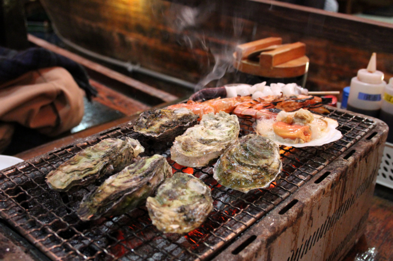 プリップリの牡蠣が食べ放題 釣船茶屋ざうお天神店 の牡蠣焼き専用エリア カキ船 が凄いことになっている ぐるなび みんなのごはん