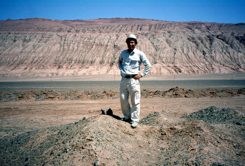 赤褐色の火焰山（1990年8月） - 地球へめぐり紀行