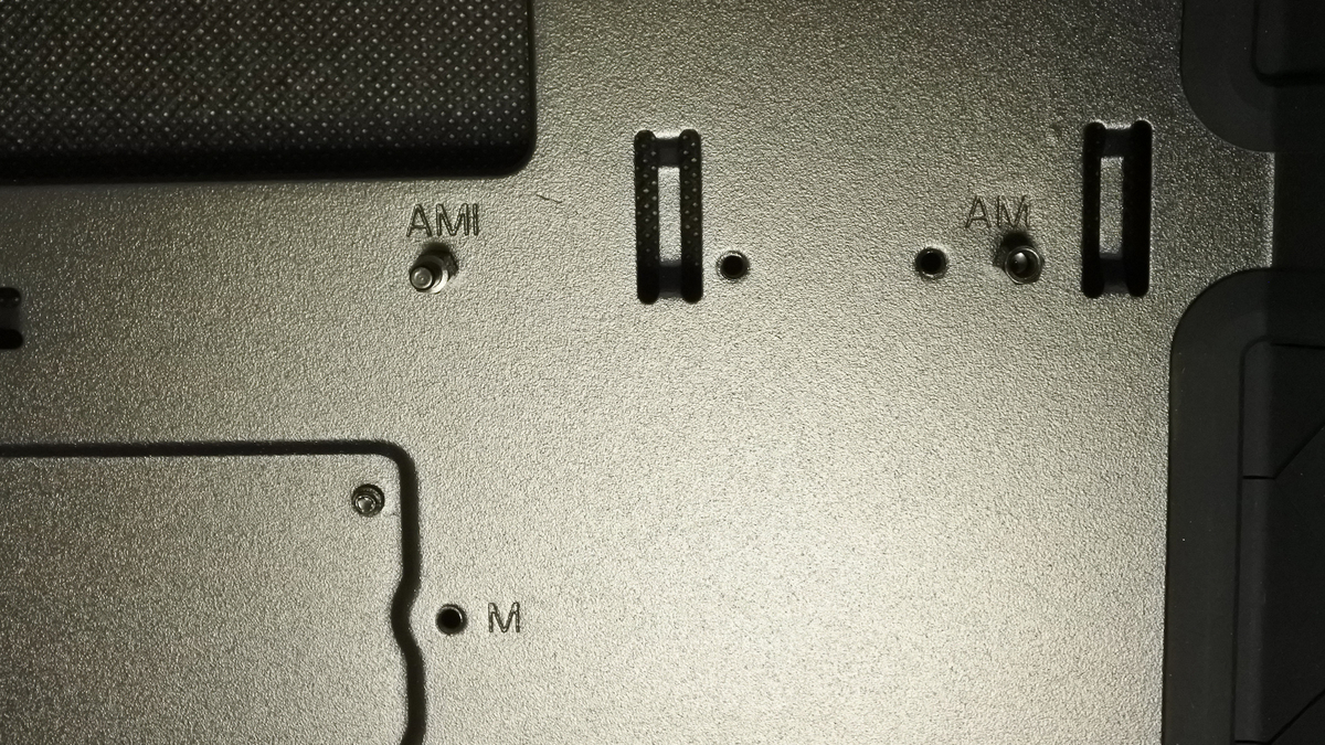 各規格ごとに必要な配置に刻印が打たれていてわかりやすい。