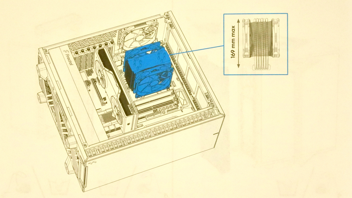 パソコンケース付属の説明書。物理的にもきちんと収まるサイズ。