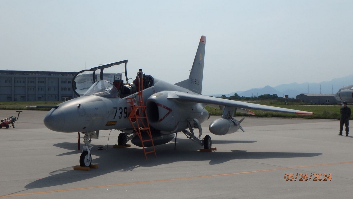 【美空】 美保航空祭当日②（地上展示T-4） - モーリンのNMAX155トライク日記