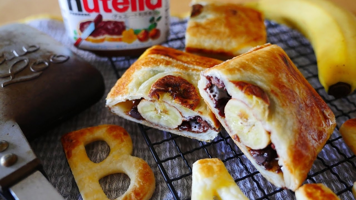 ホットサンドメーカーでつくるヌテラとバナナのパイ - 妄想グルメの