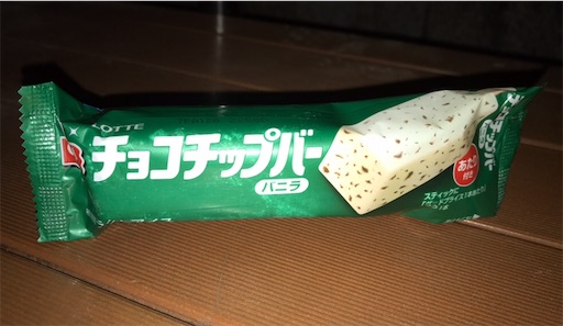 ローソンのチョコチップアイスバー