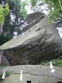 [神社][巨石]盛岡 桜山神社 烏帽子岩 (朝)