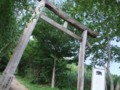 [遠野][神社][巨石]続石 鳥居 クマ出没注意、らしい