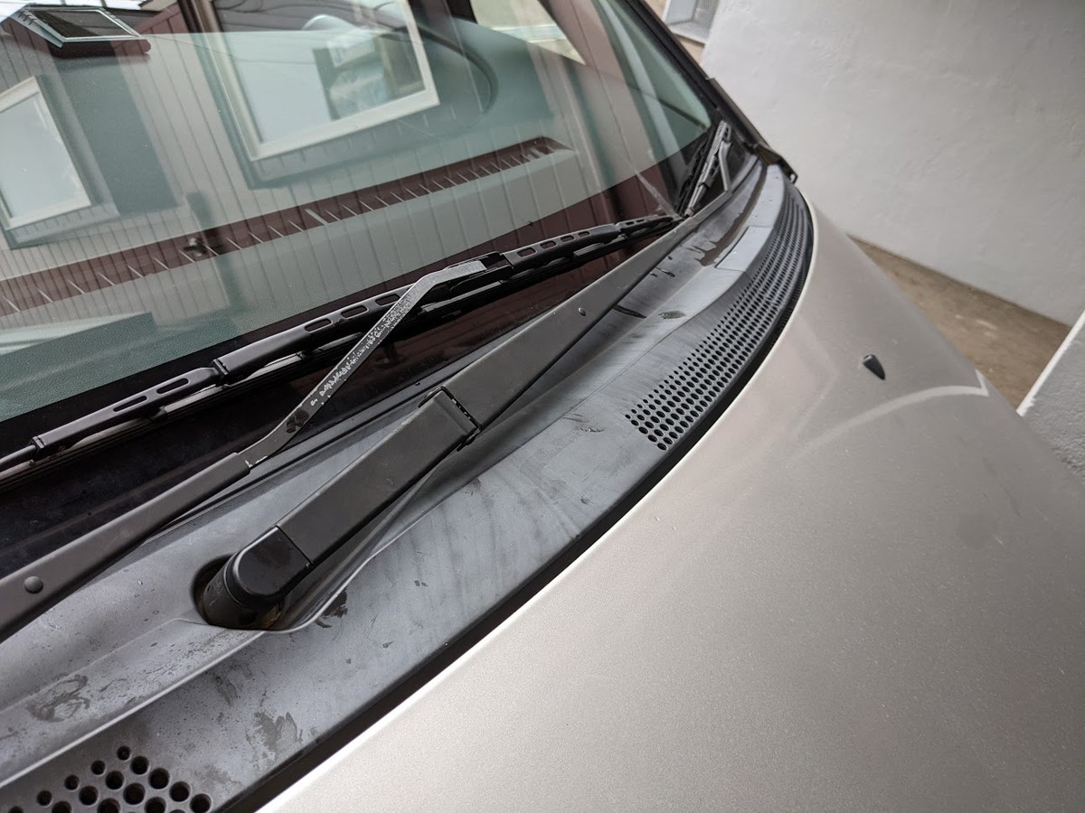 ワイパーアームの塗装と取付位置調整について イーアルカンフーのキックの音 パポー あたった音 ボッ