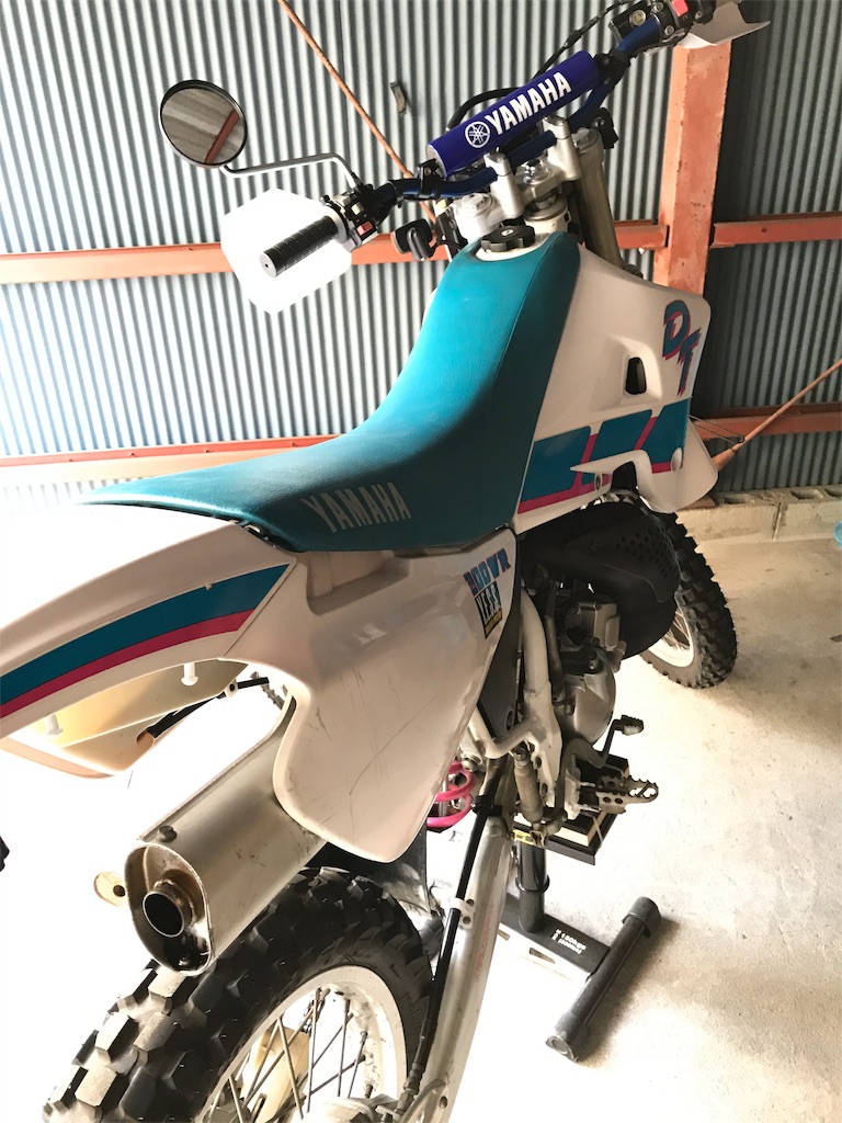タンクのサビ取り作業 - moto4とバイクライフ