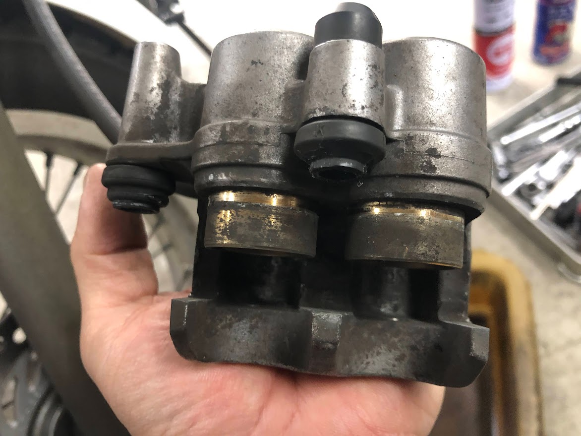 ftr223 ブレーキキャリパー　OH済み FTR223 リペア⑧】フロントブレーキオーバーホール(知多で乾杯