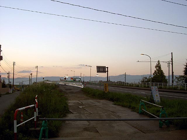 朝日を浴びて大手大橋