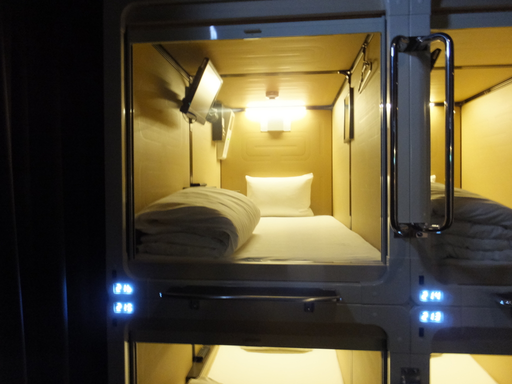 東京ビックサイト近く 格安カプセルホテル 東京有明bay Hotel レビュー コミケに最適 ヒヨコのギモン