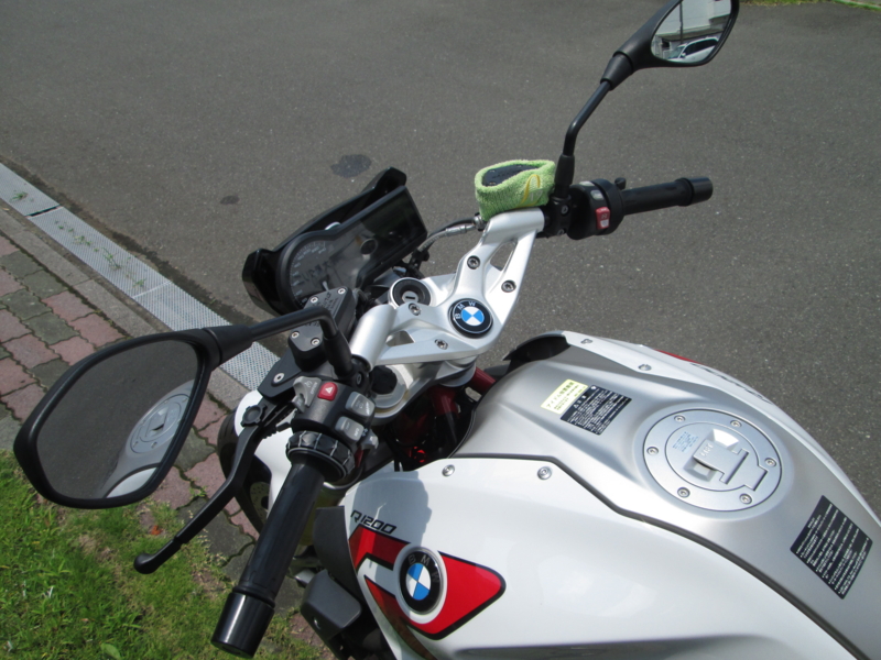 水冷R1200Rのハンドル - motorradshonan毎日ブログ