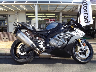 S1000RR 2017年以降車用のアクラポビッチマフラー発売 