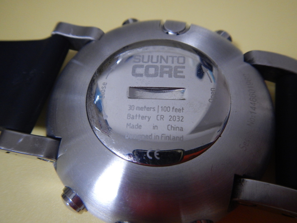 SUUNTO 【コア ブラッシュドスチール】 レビュー - 埼玉県川越発～お