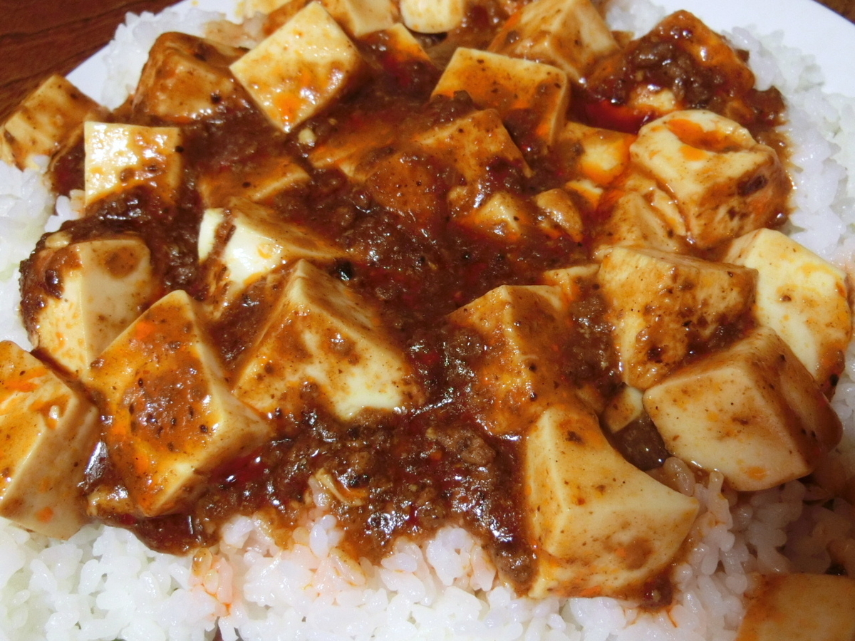ラッピング無料】 丸美屋 贅を味わう 中辛 180g×4個 麻婆豆腐の ラッピング無料】 丸美屋 贅を味わう 中辛 180g×4個 麻婆豆腐の