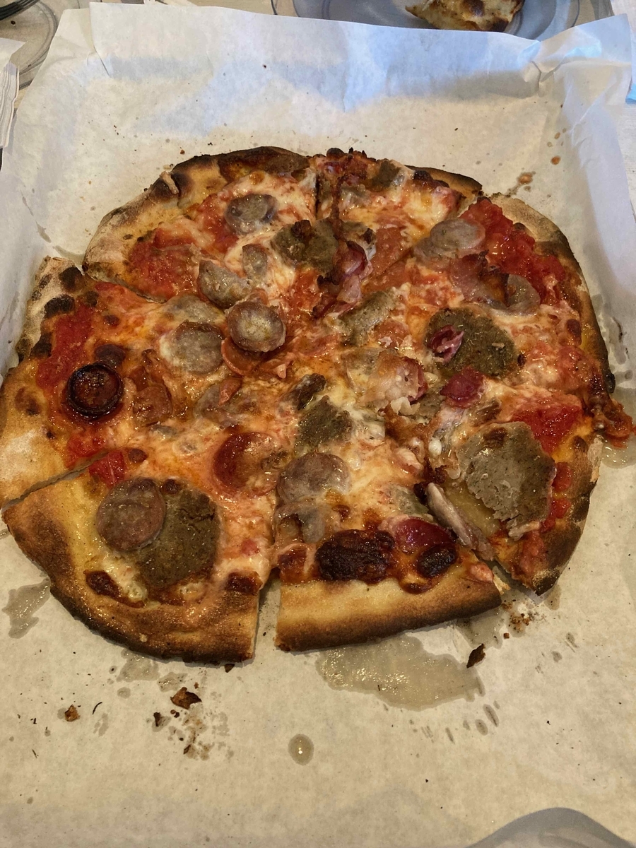 Frank Pepe Pizzeria Napoletanaオリジナルのピザ
