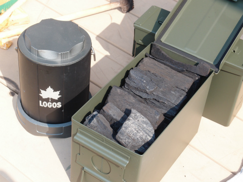 コストコのアンモボックスが炭収納にちょうど良い もやしさん家のもやもやな生活