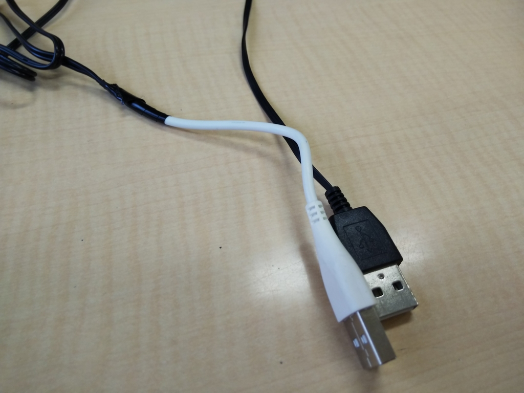 LED電源及びウェブカメラのUSB