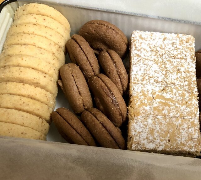 もらってうれしいツッカベッカライカヤヌマのクッキー - とりの