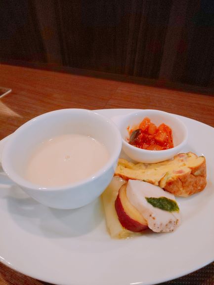 前菜盛り合わせと白いんげんのスープ（オステリア　コウ）