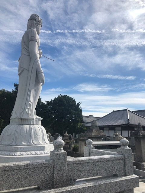 幻住庵の永代供養塔の写真