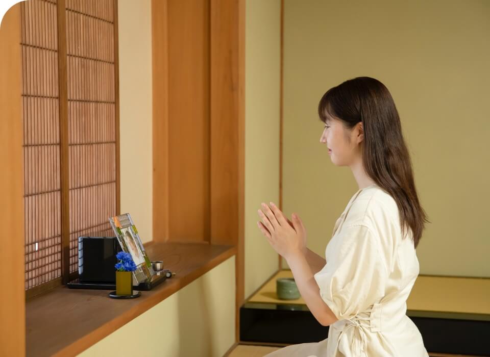 自宅墓が室内でお参りするものだということがわかる画像