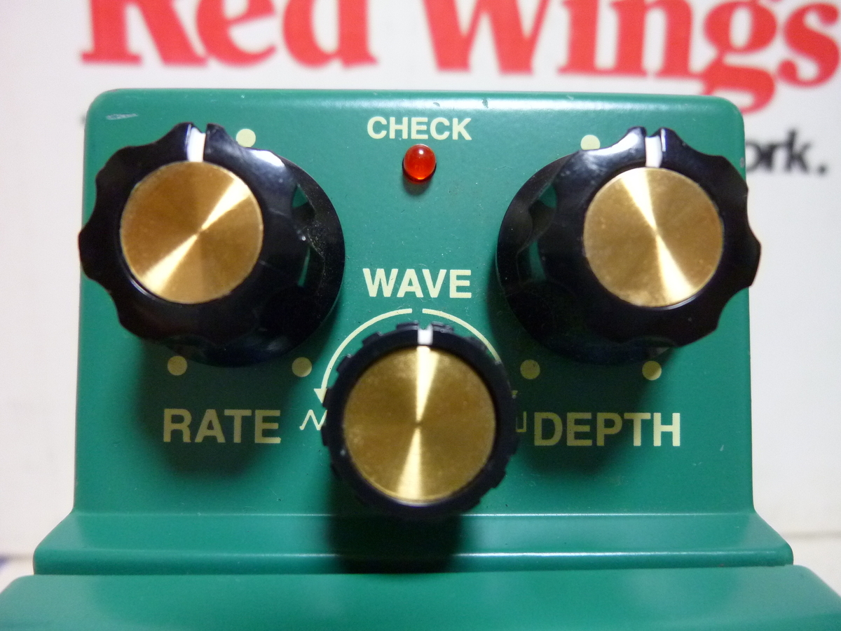 BOSS TR-2 Tremolo＆OS-2 OverDrive/Distortion - 赤い羽BLOG