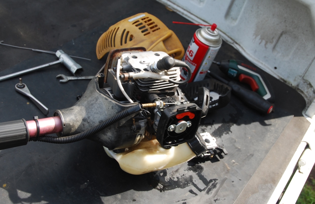 リョービRYOBI 刈り払い機　25cc エンジンメンテ品　[お話中] リョービRYOBI 刈り払い機 25cc エンジンメンテ品 [お話中]