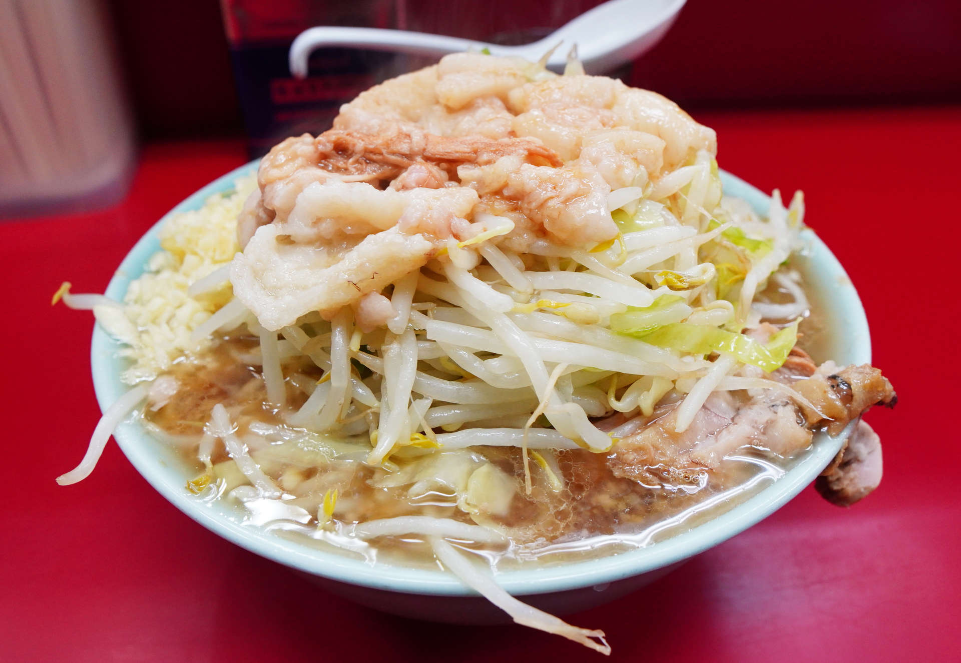 ラーメン二郎 中山駅前店 - 小ぶた5枚にて「全マシ」初検証。豚の 