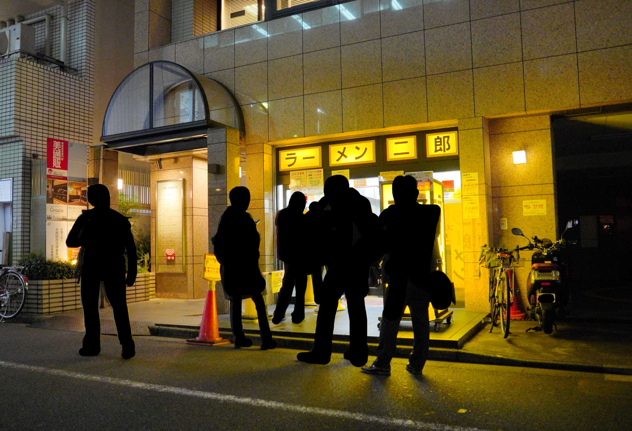 ラーメン二郎 池袋東口店 ぶたダブル 熱かった 改めて感じたことは 新宿歌舞伎町店の上位互換 またラーショのチャーシューメン カメコ二郎