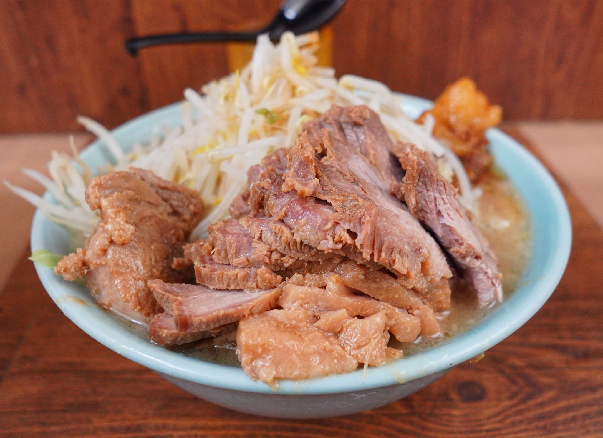 ラーメン二郎 池袋東口店 ぶたダブル 熱かった 改めて感じたことは 新宿歌舞伎町店の上位互換 またラーショのチャーシューメン カメコ二郎