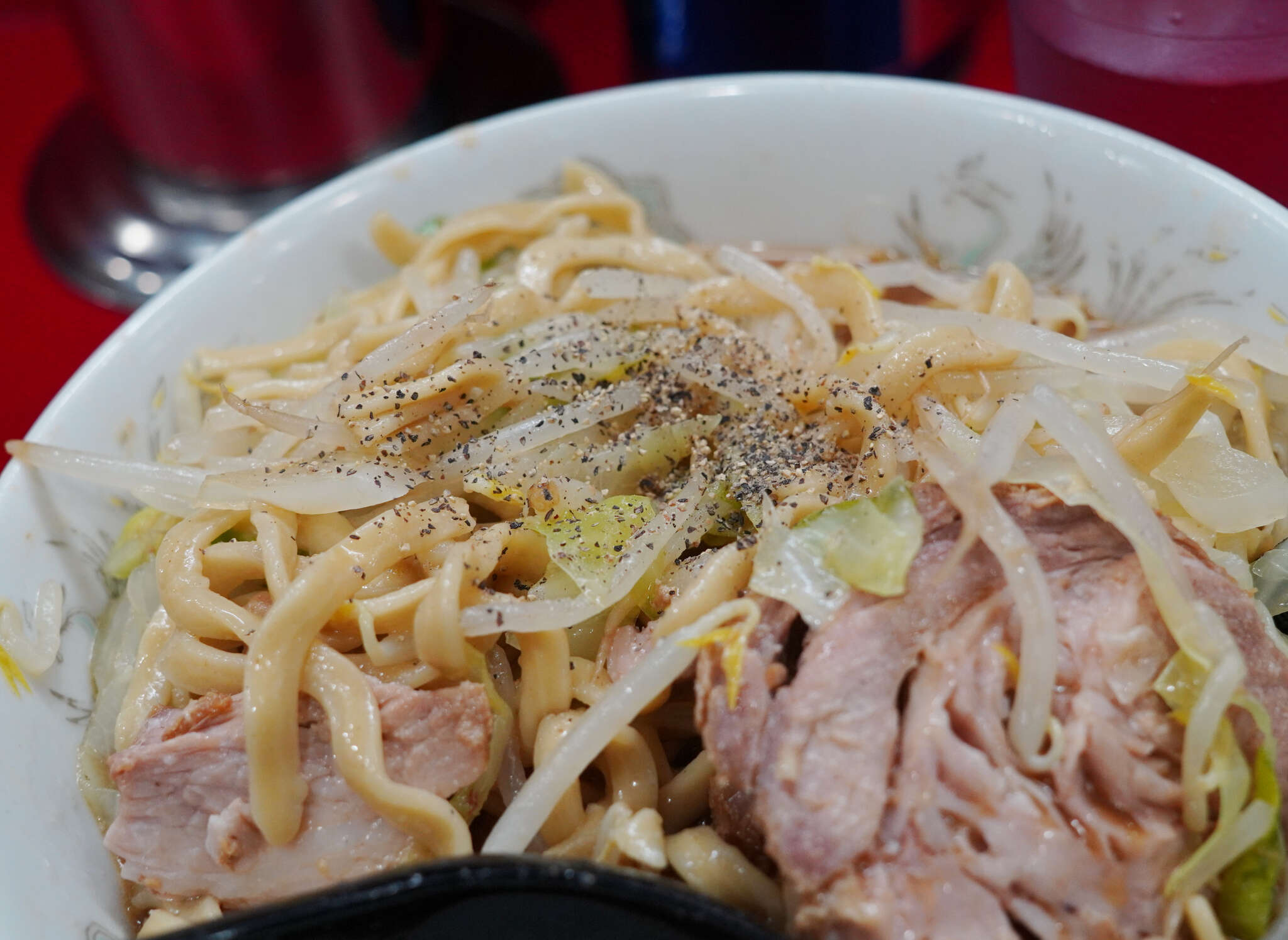 ラーメン二郎 生田駅前店 - 隅田川花火大会の影響か？外待ち無しの神