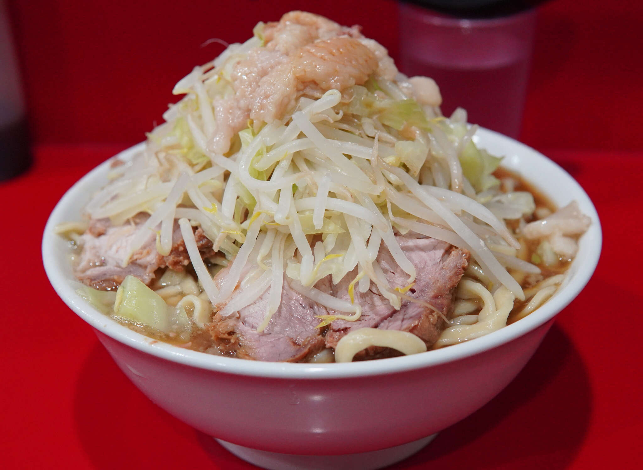 ラーメン二郎 生田駅前店 - アブラサラダはシャキシャキで鮮度温度良好