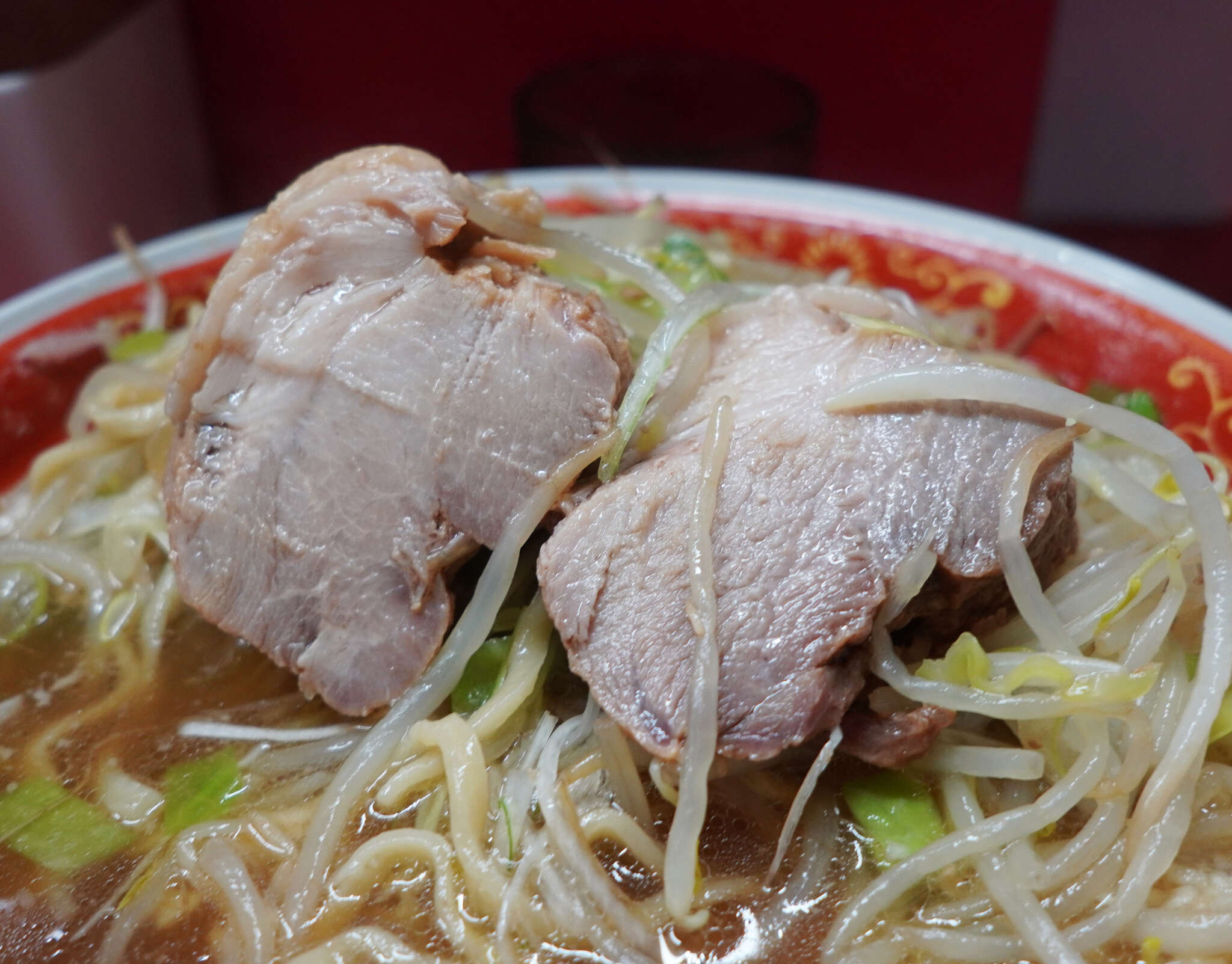 二郎様確認 ラーメン二郎 上野毛店 - 友人らを伴い訪問リベンジ。団体客多めで