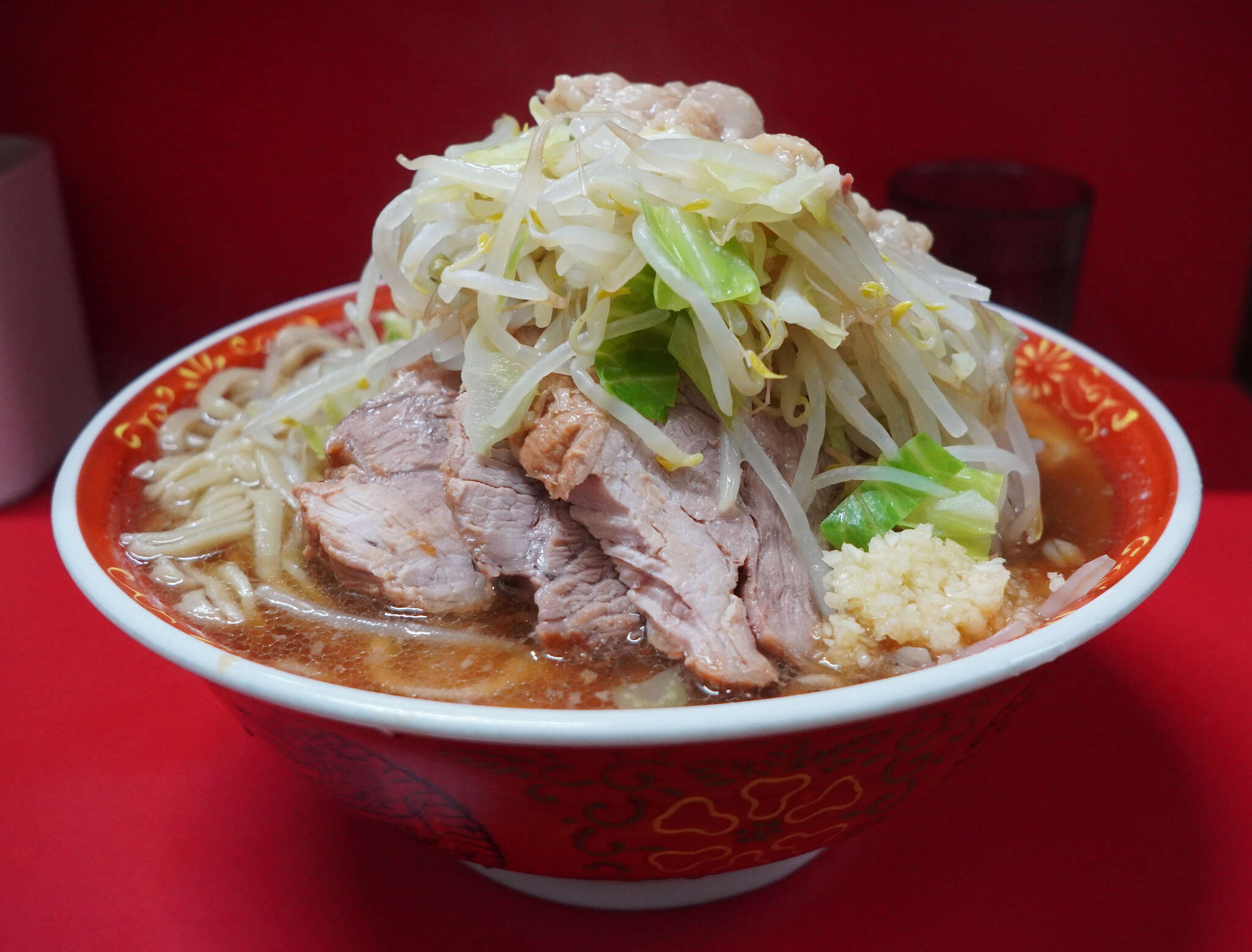 ラーメン二郎 上野毛店 - 平均時間よりも少し長めに茹でられた麺は