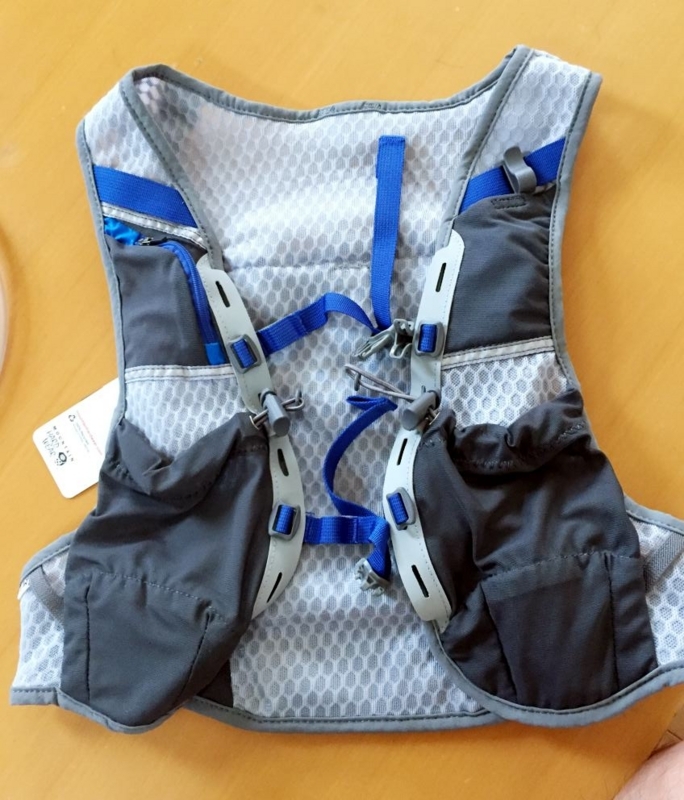 Mountain Hardwear フリューイッド レース ベストパック ザック Review】MOUNTAIN HARDWEAR ｢FLUID VESTPACK 6(フリューイッド
