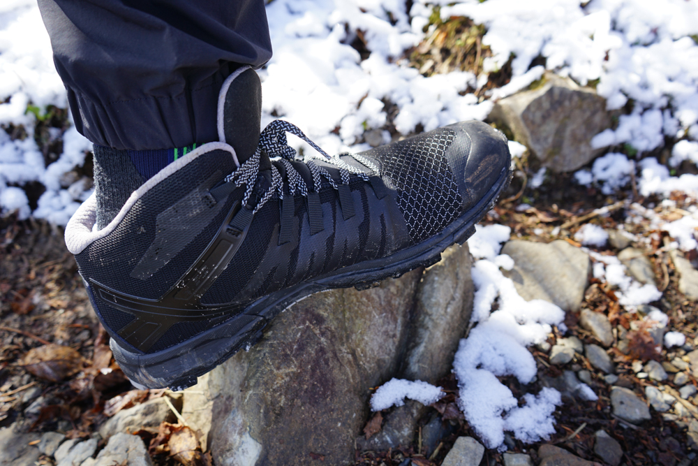 無雪期用登山靴として「INOV-8 ロックライト325GTX」を購入