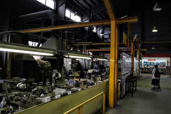 「岩鋳」の工場見学