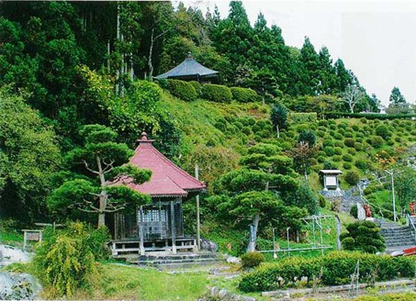 在りし日の「泉増寺」全景