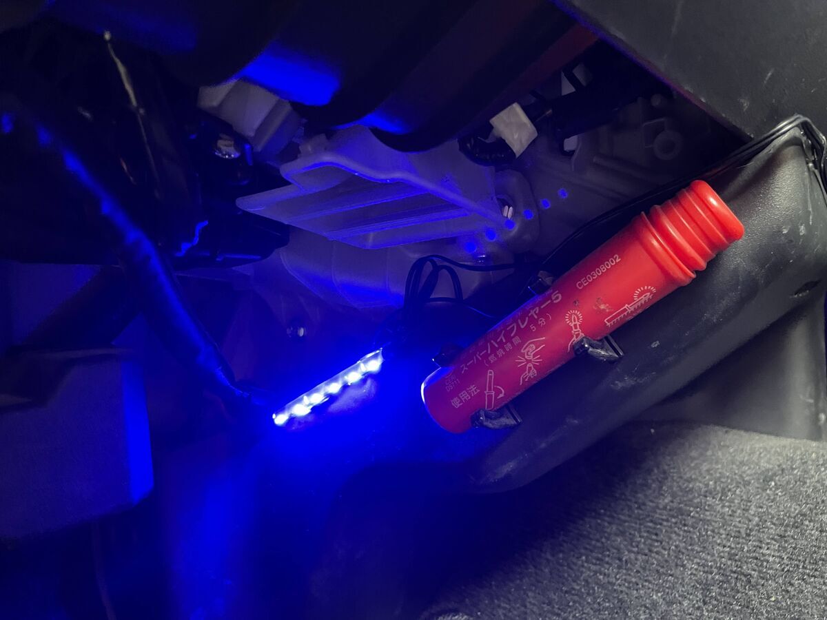 ハイエース助手席側のLEDテープの位置