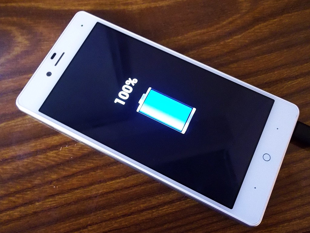 ローエンドスマホと電池劣化と仕様の壁 堺風の頭部