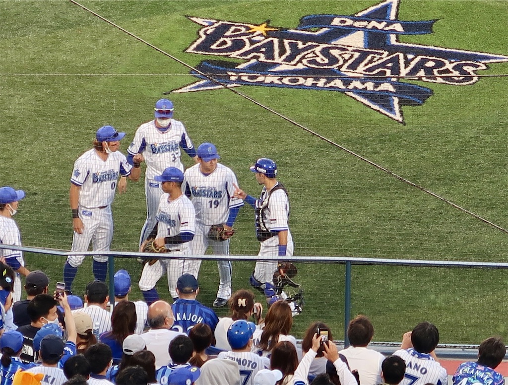 4/22(金) 巨人×横浜 外野指定席ライトF16応援団真下☆2~4連可