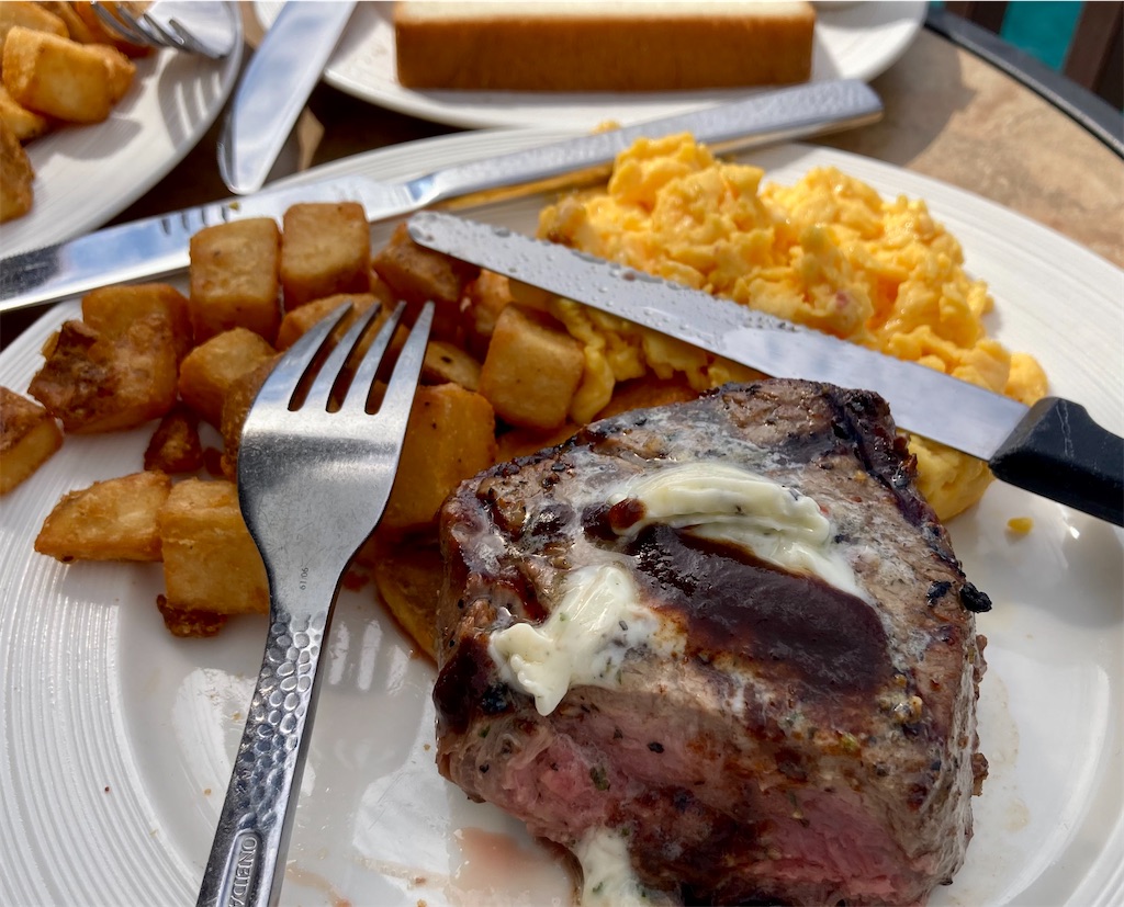 メニューはドル表記 米軍施設内のレストラン「シーサイド」 2月の沖縄旅行その17 - ライブ、野球、ランニング、おでかけの備忘録