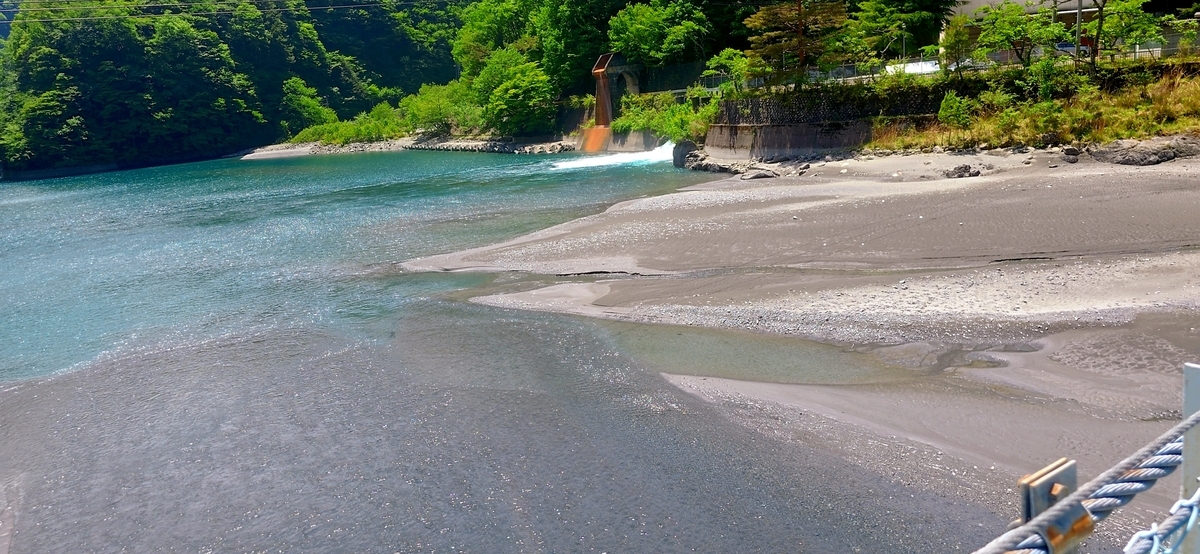 橋の上からの景色